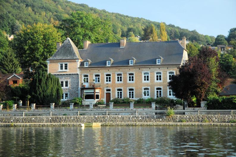 Le Richmond Hotel Godinne Kültér fotó